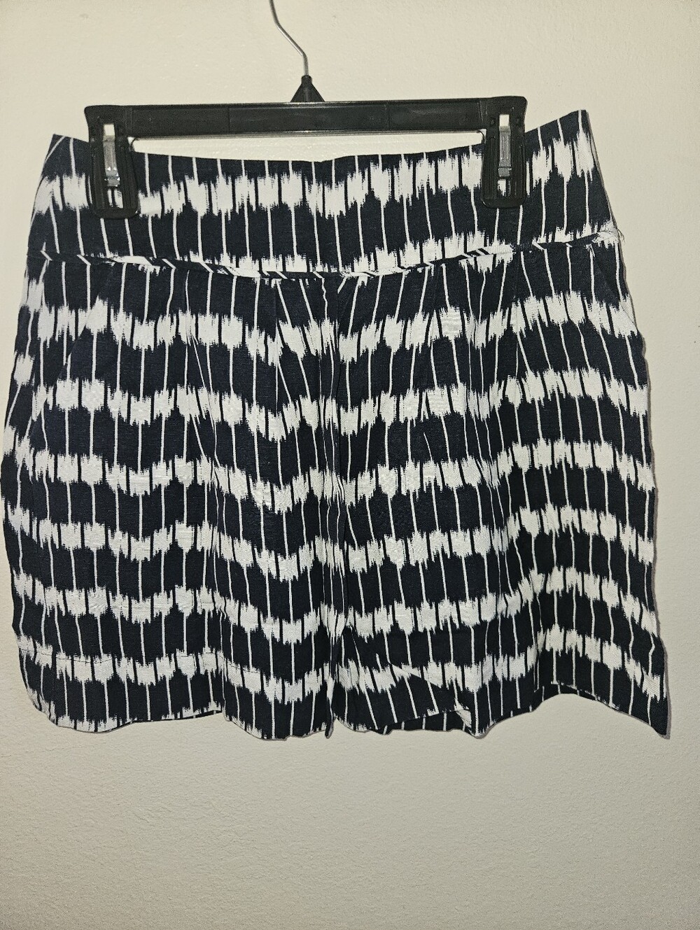 Loft Womans Straight Skirt Size 6